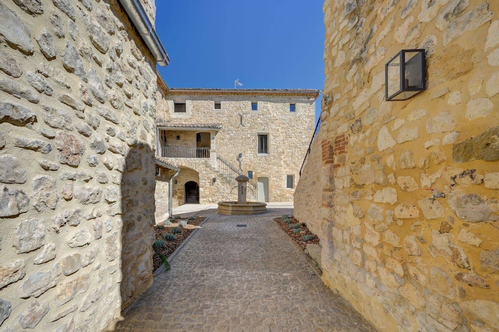 Domaine de Privadiere & Spa 38/58