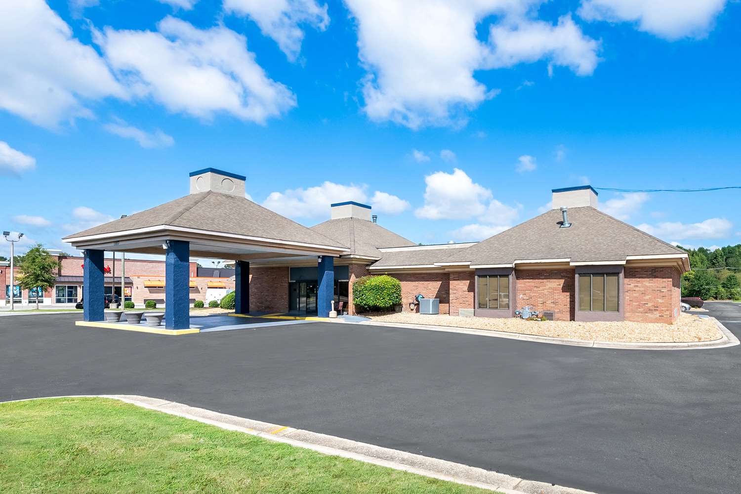 Quality Inn and Suites Fayetteville I-95, NC 36/36