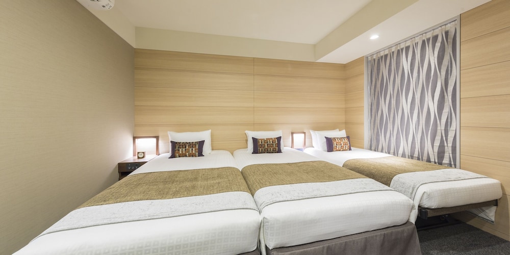 DELUXE, TWIN BEDS