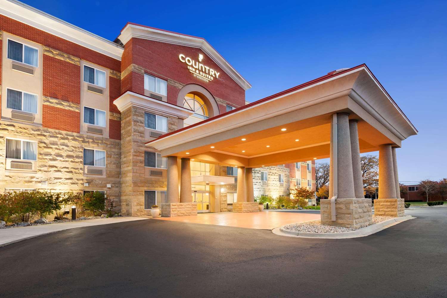 Country Inn & Suites By Radisson, Dearborn, MI 21/21