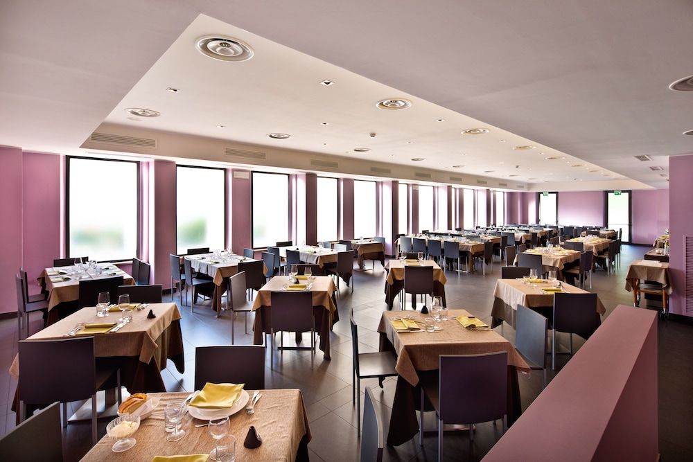 HOTEL CENACOLO(formerly Ora Hotel Cenacolo) 30/42