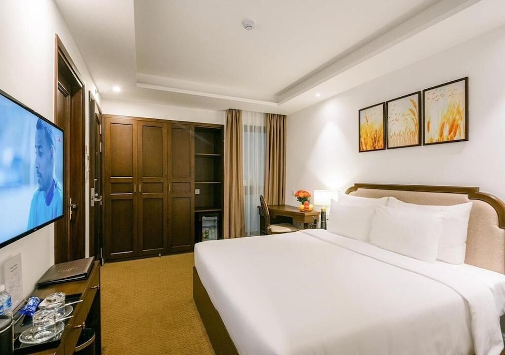 Hanoi Marigold Hotel 6/40