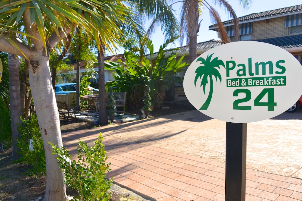 Palms Bed And Breakfast 27/29