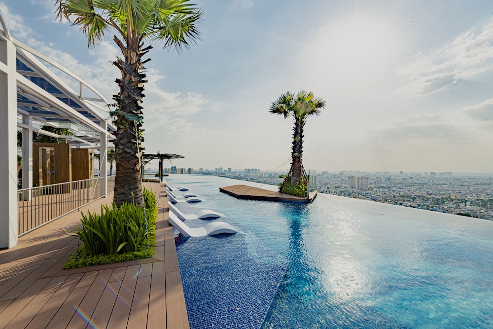 La Vela Saigon Hotel 40/47