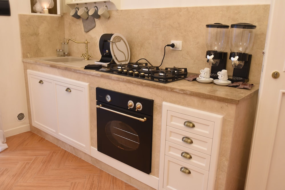 Cadelli Luxury Suite 7/48