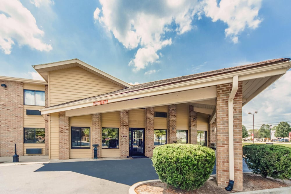Quality Inn Decatur Near US-224 3/60