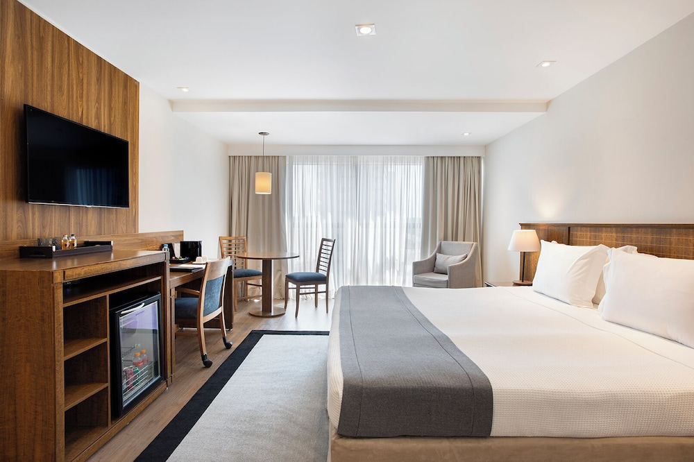 EXECUTIVE, DOUBLE BED