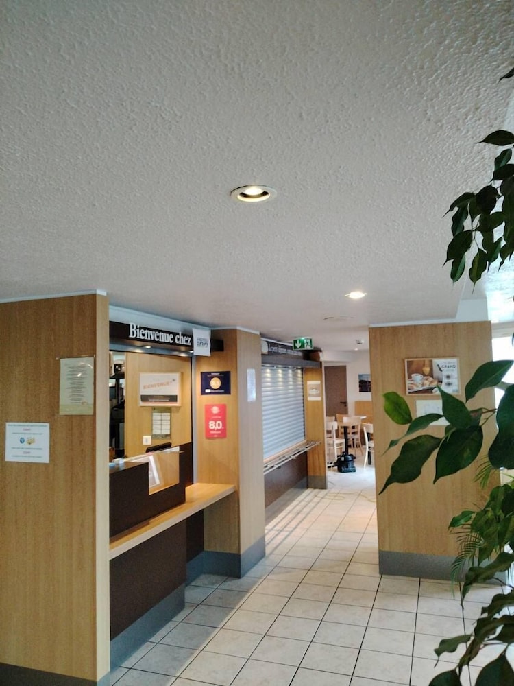 Hotel de MONTLUCON 3/36