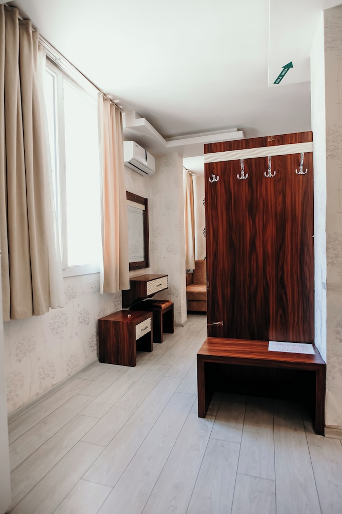 Azd House Hotel 41/50