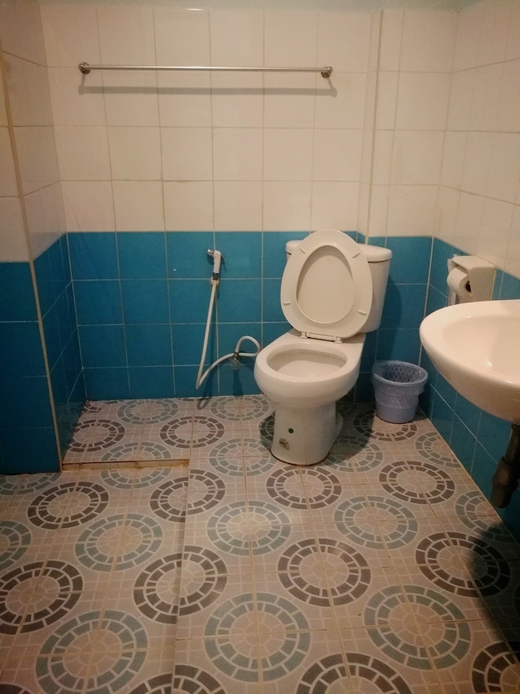 Aow Noi Sea View Resort 50/50