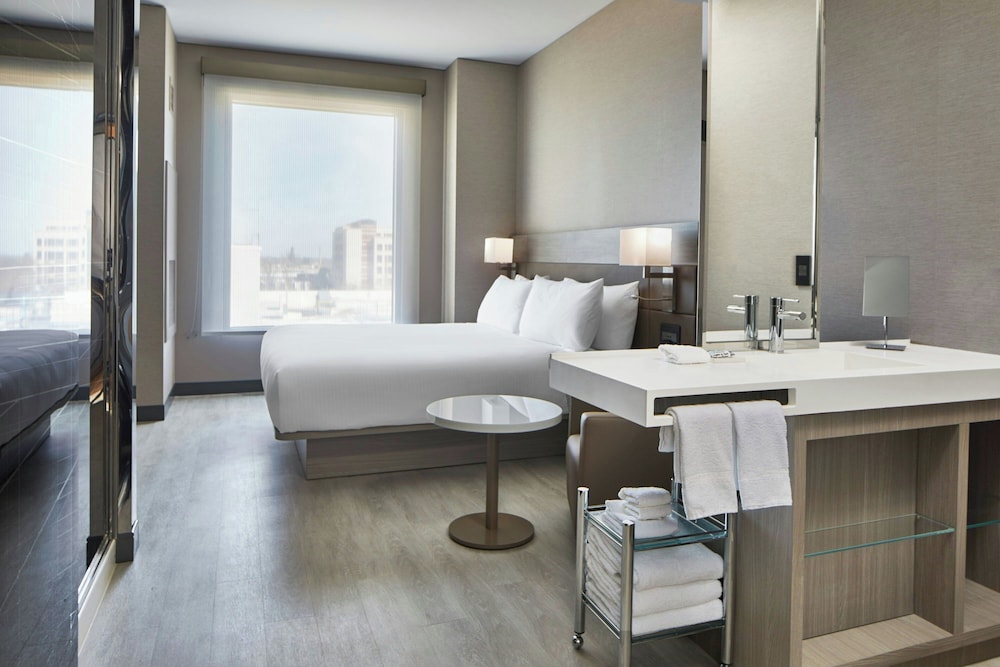 غرفة قياسية بسرير كينج لذوي الإعاقة، Ac Hotel By Marriott Sacramento 5/5