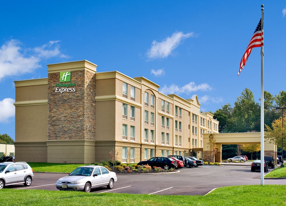 Holiday Inn Express & Suites West Long Branch - Eatontown 4/74