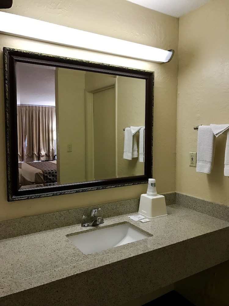 American Inn 19/35