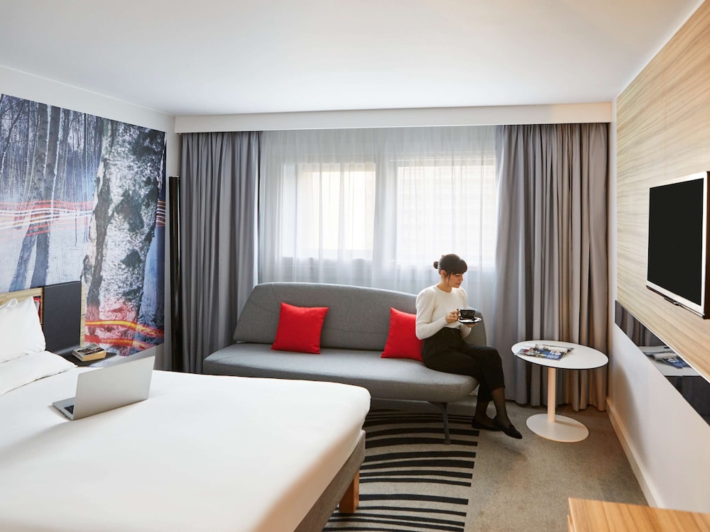 NOVOTEL BIRMINGHAM AIRPORT 23/66