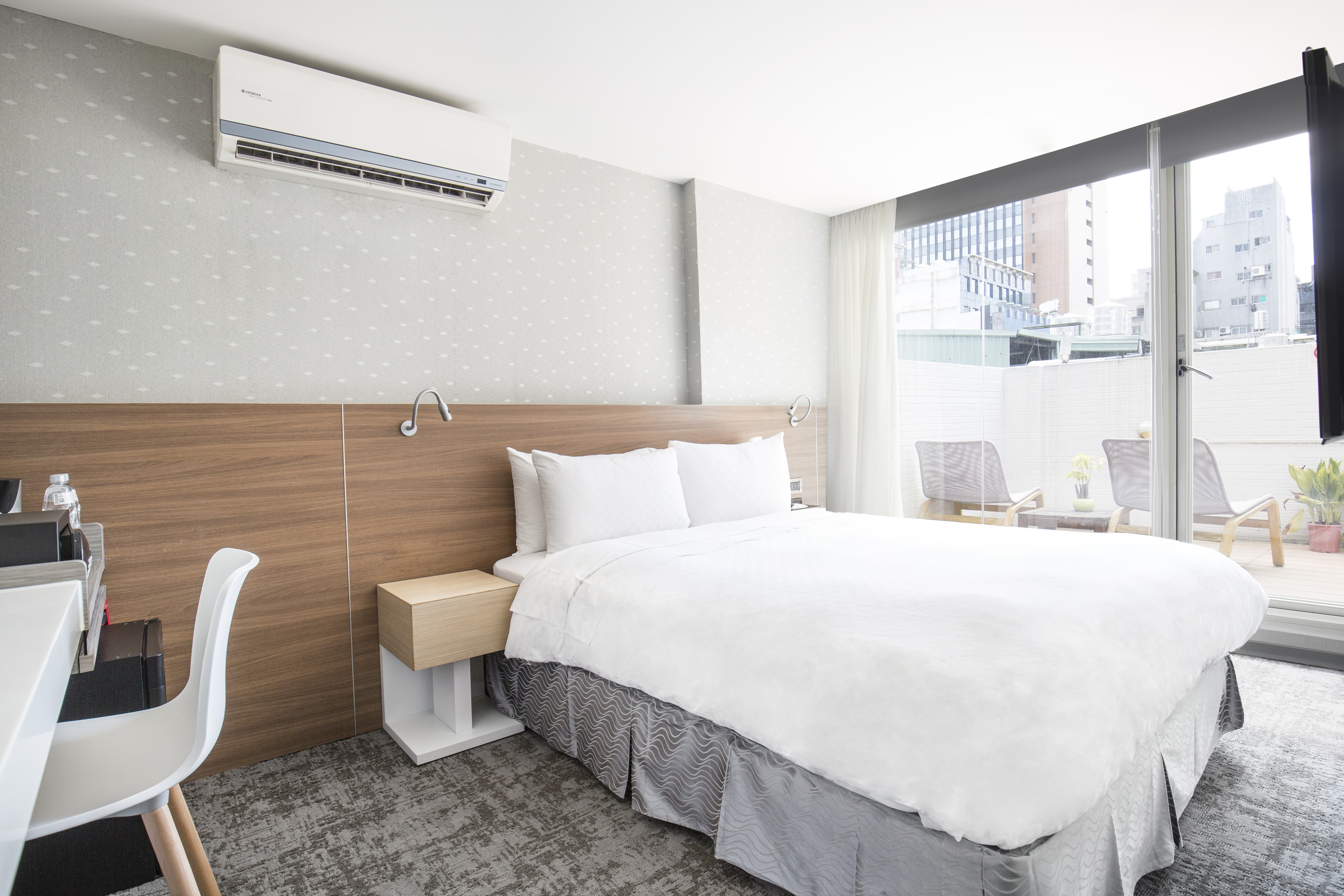 BUSINESS, DELUXE, DOUBLE BED