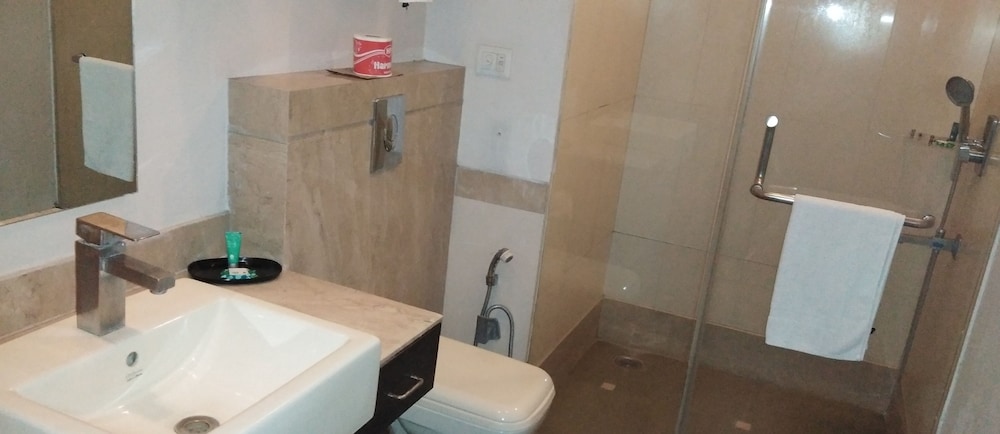 Hotel Western Court Panchkula 46/50