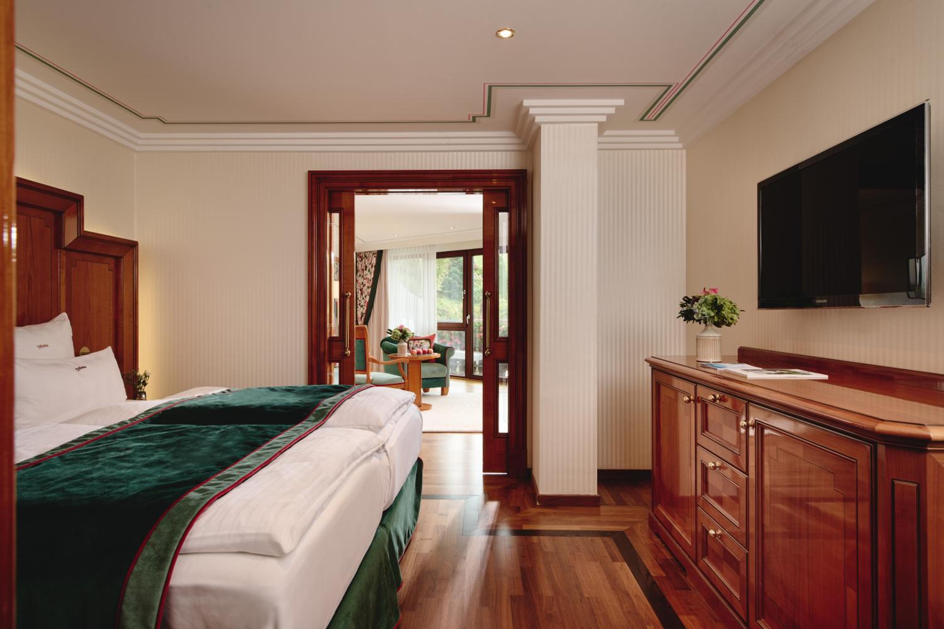 Suite, King Bed, Vineyard View