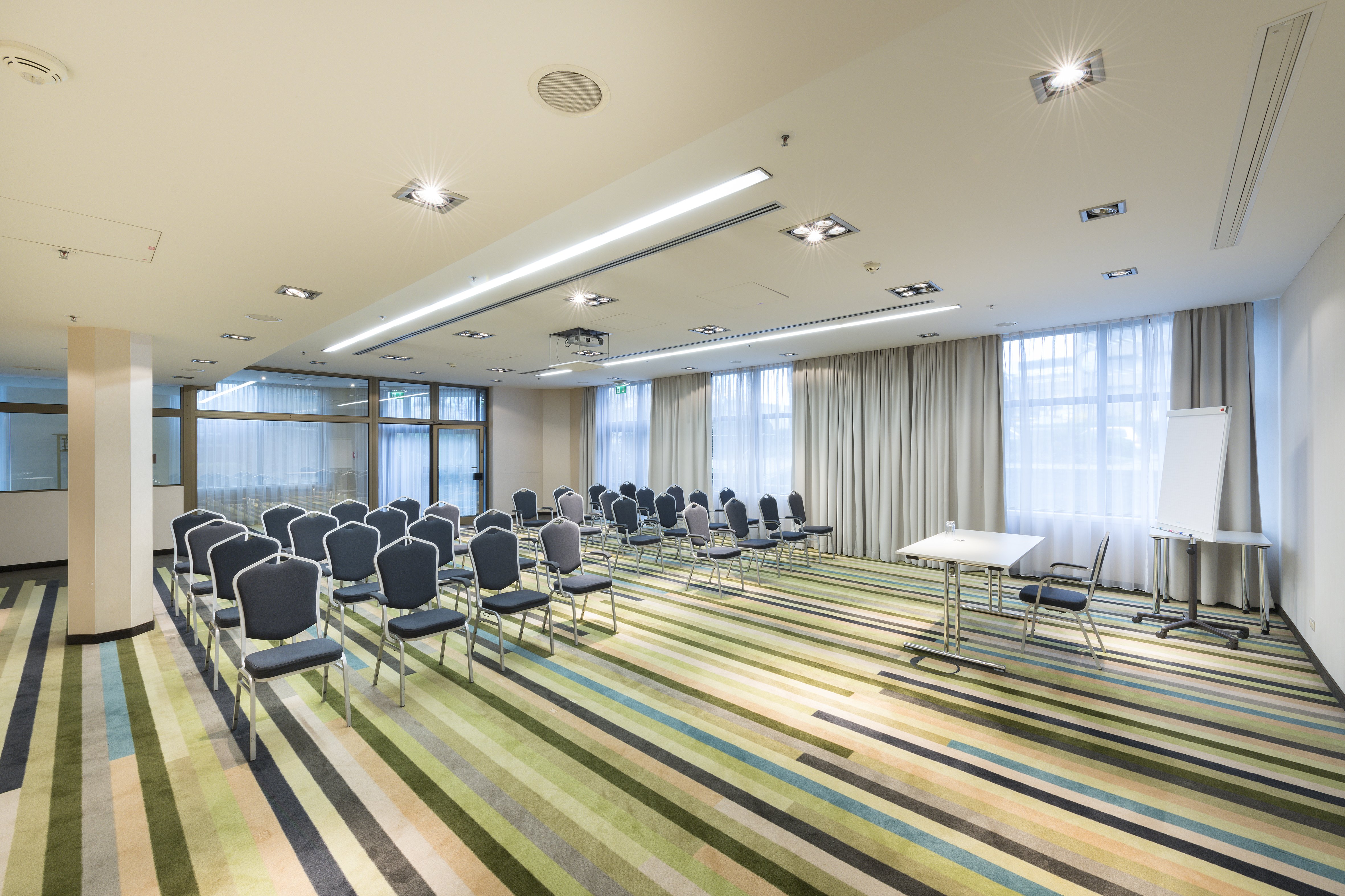 Crowne Plaza Dusseldorf Neuss 25/50