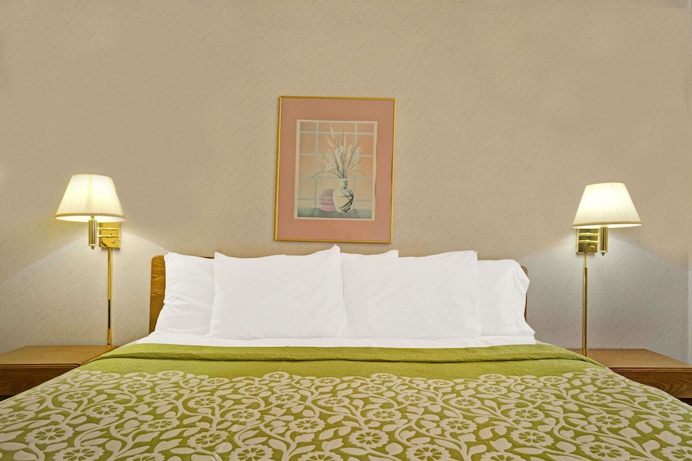 Days Inn by Wyndham Monticello 8/24