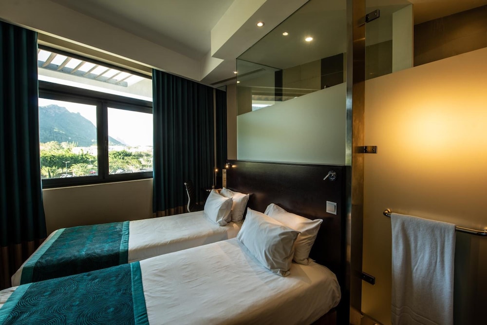 Voila Hotel 6/56