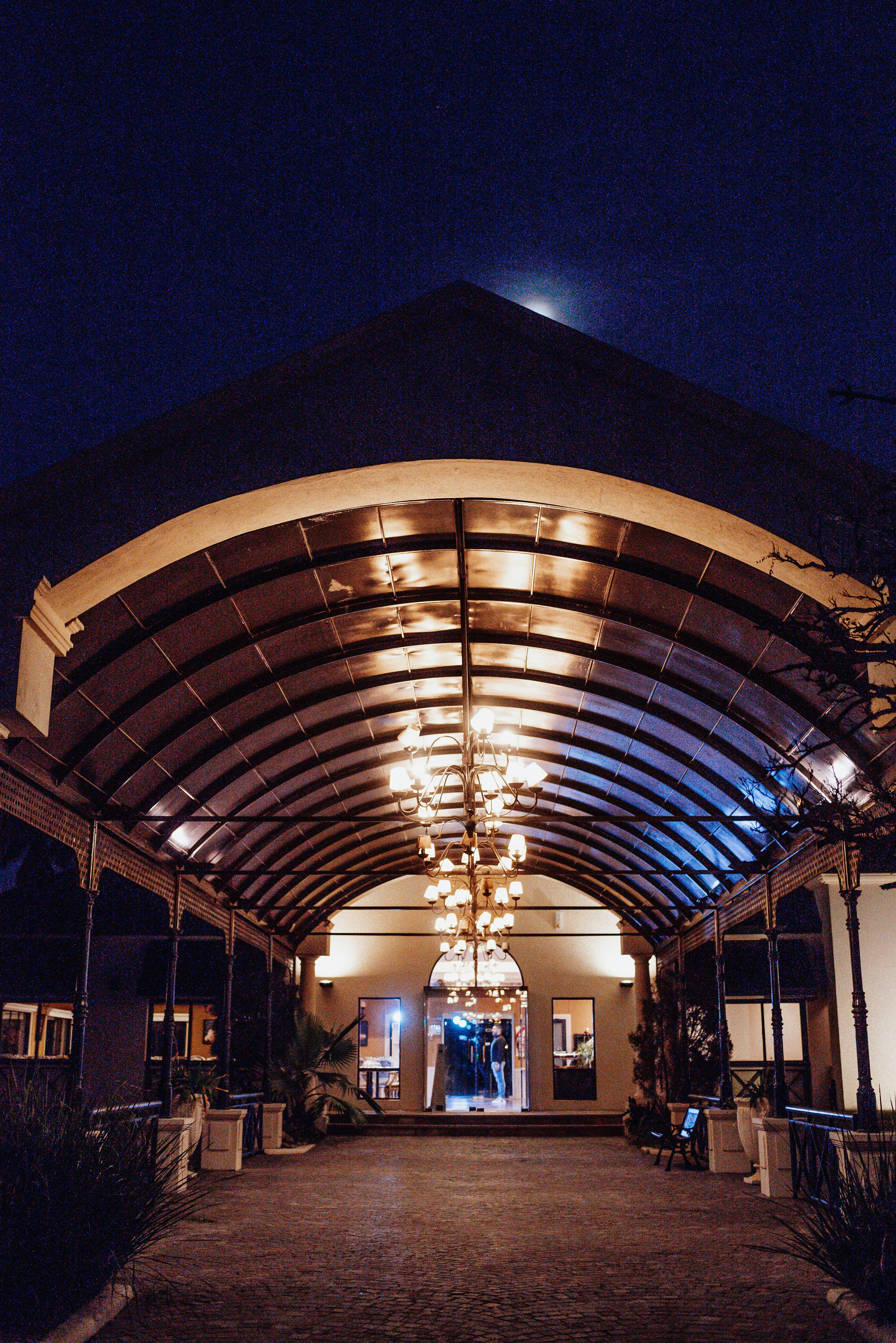 Hilton Pilar 6/80
