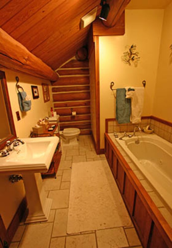 Wildberry Lodge Bed &amp; Breakfast 16/50