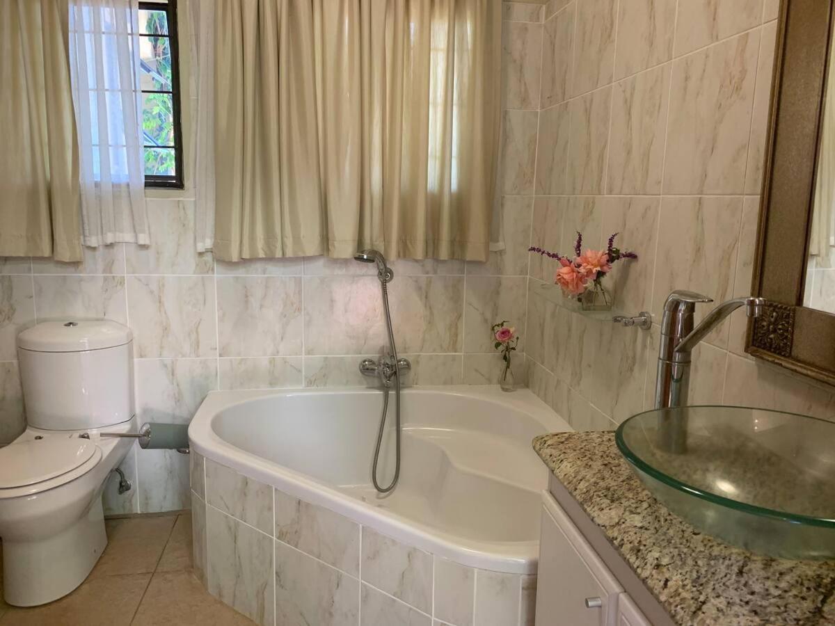 Mountain Rose Boutique Hotel 44/50