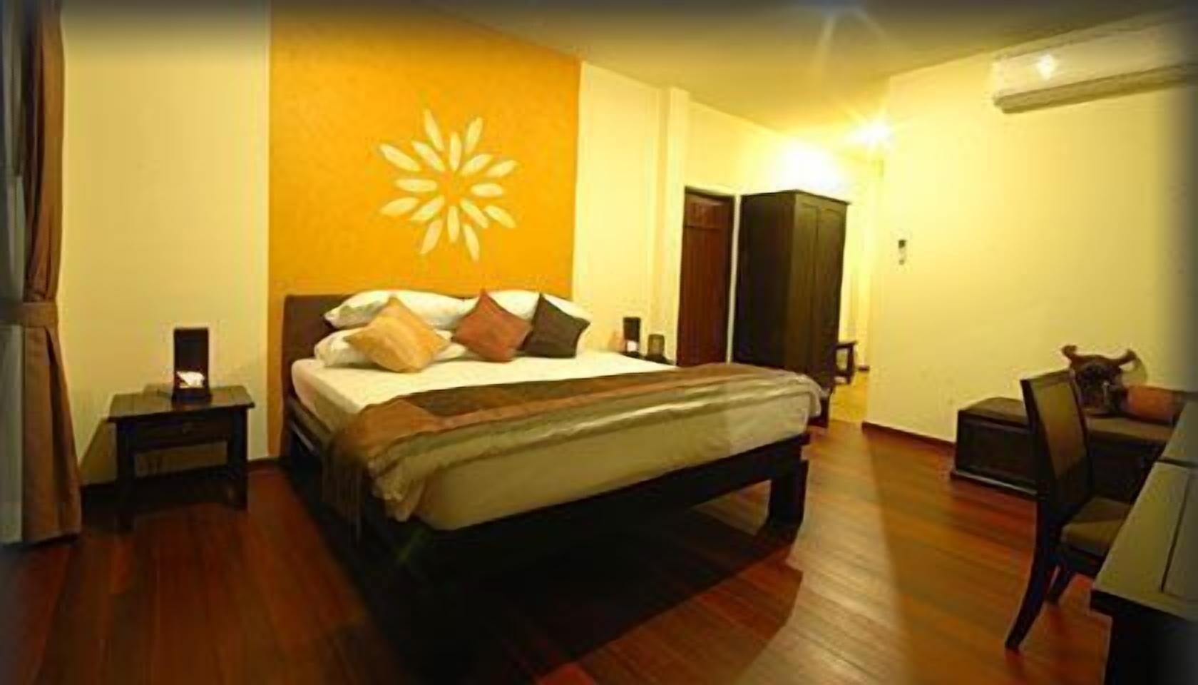 DELUXE, DOUBLE BED