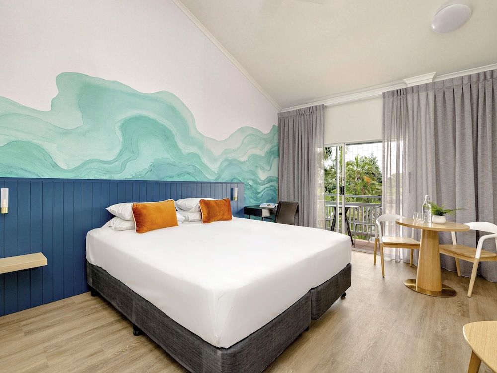 EXECUTIVE, KING BED