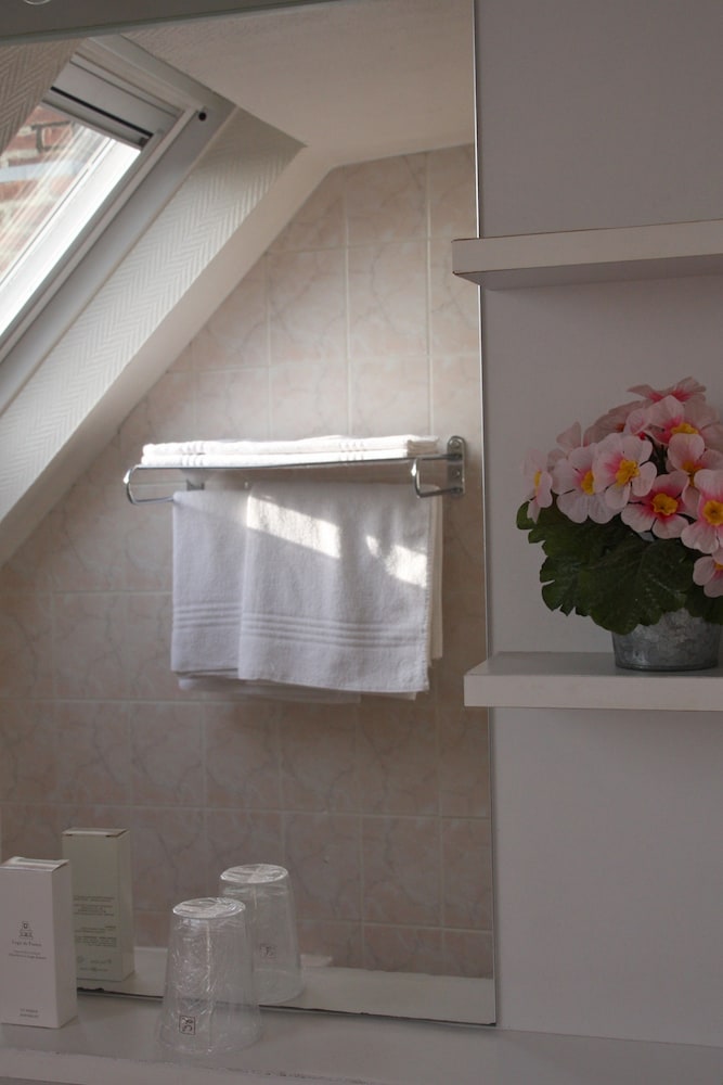 HOTEL LE CLOS DEAUVILLE SAINT-GATIEN 20/57
