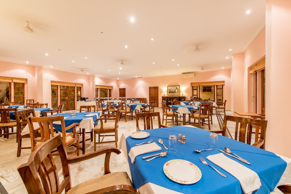 Hotel Dev Vilas 46/72