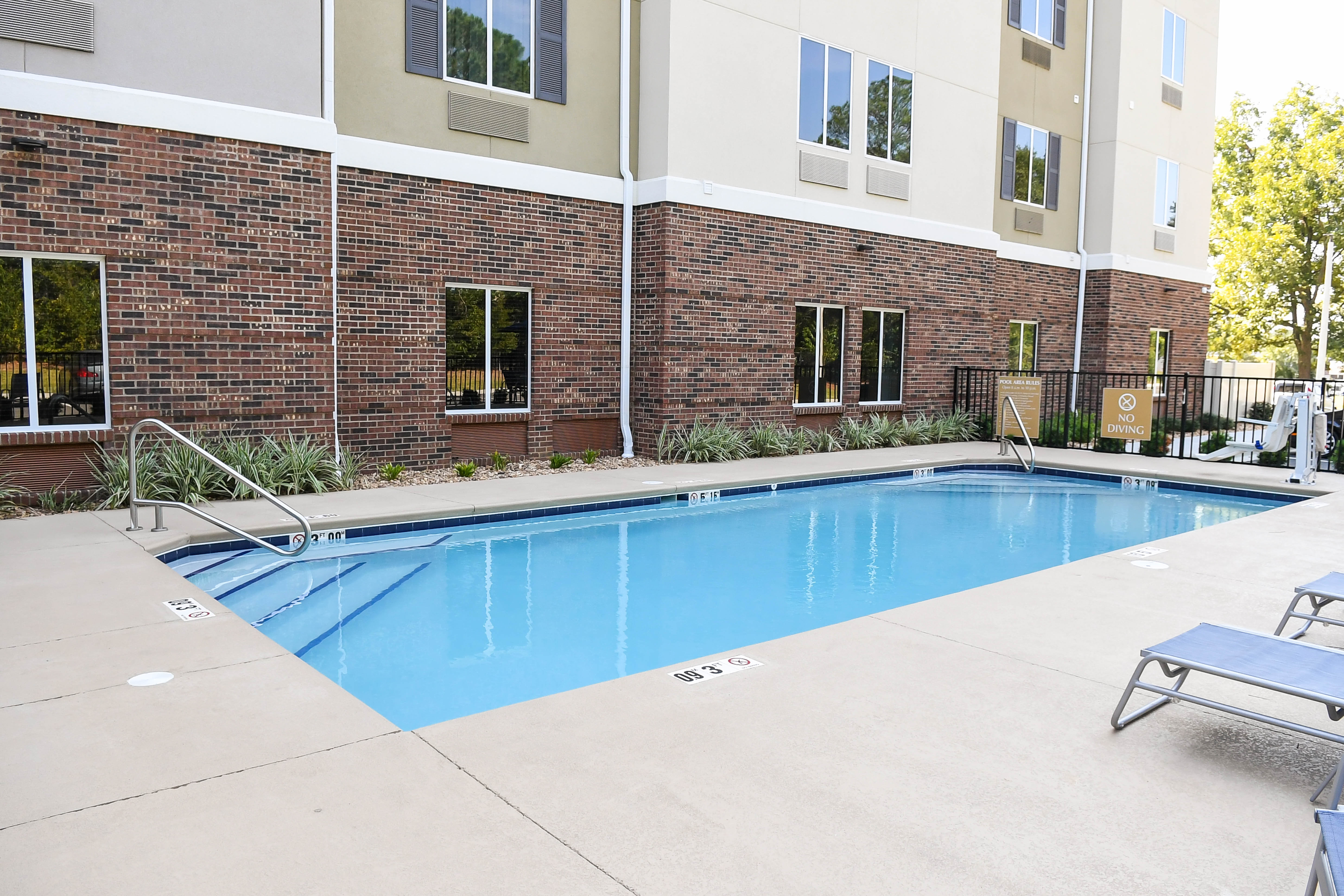 CANDLEWOOD SUITES VALDOSTA MALL 37/37
