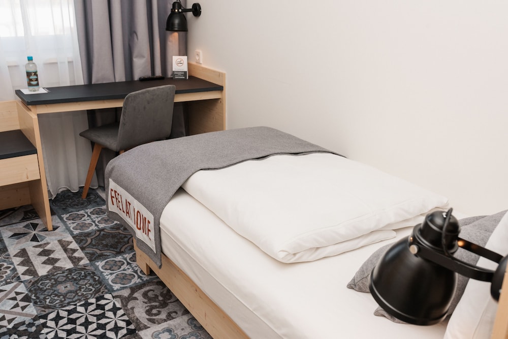 Coffee Fellows Hotel Munchen Freiham 77/82