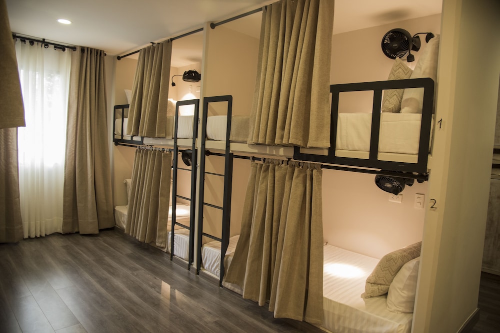 Medellin Vibes Hostel 42/70