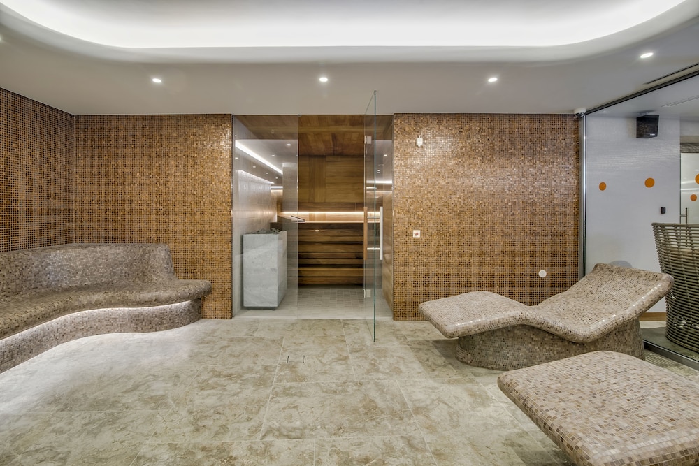 Grand Poet Hotel By Semarah 33/60