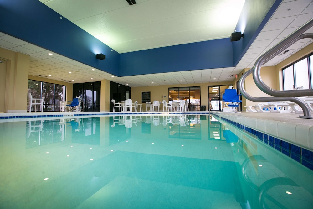 Spark by Hilton Green Bay 22/42