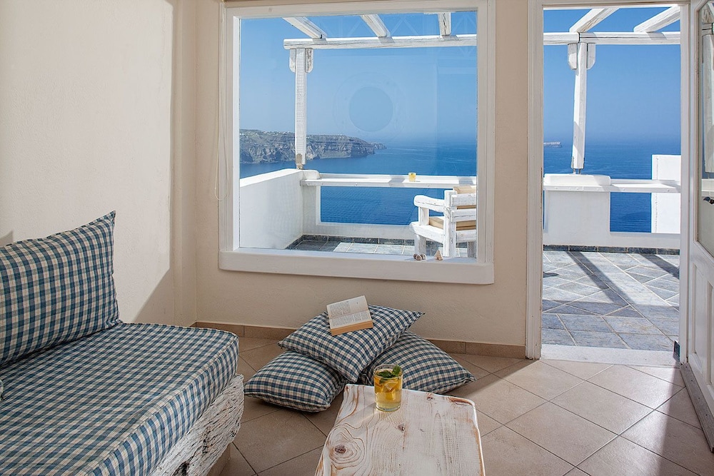 ATHERMI SUITES 62/74