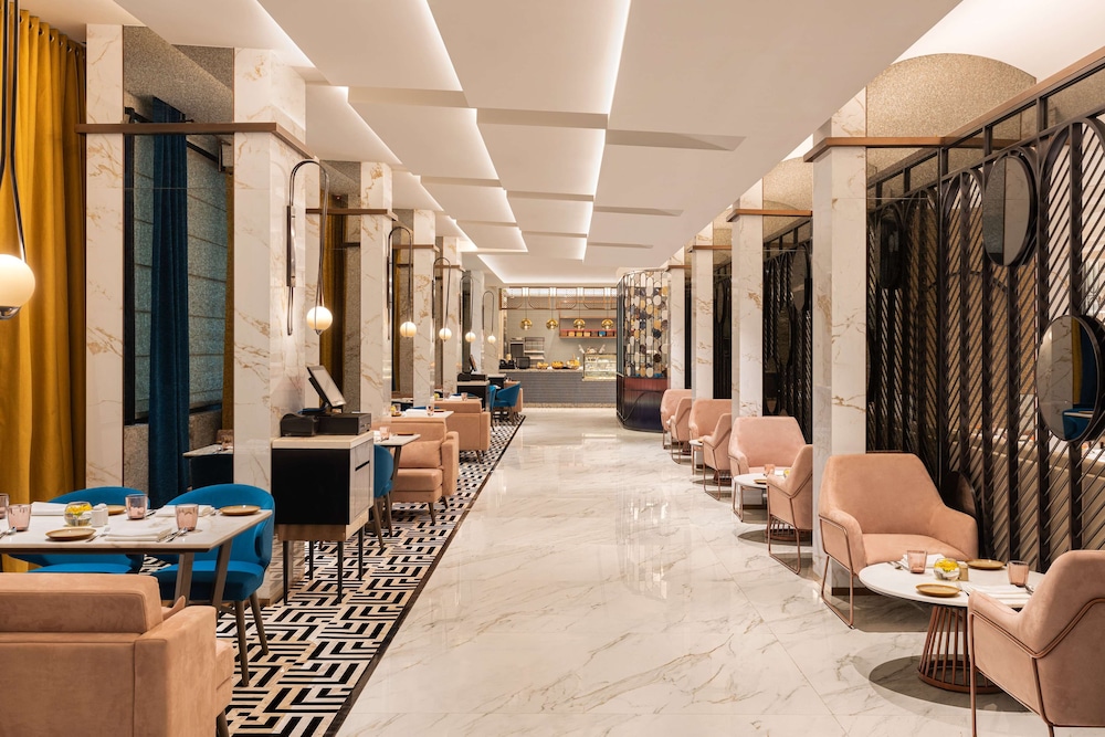Radisson Mumbai Goregaon 67/75