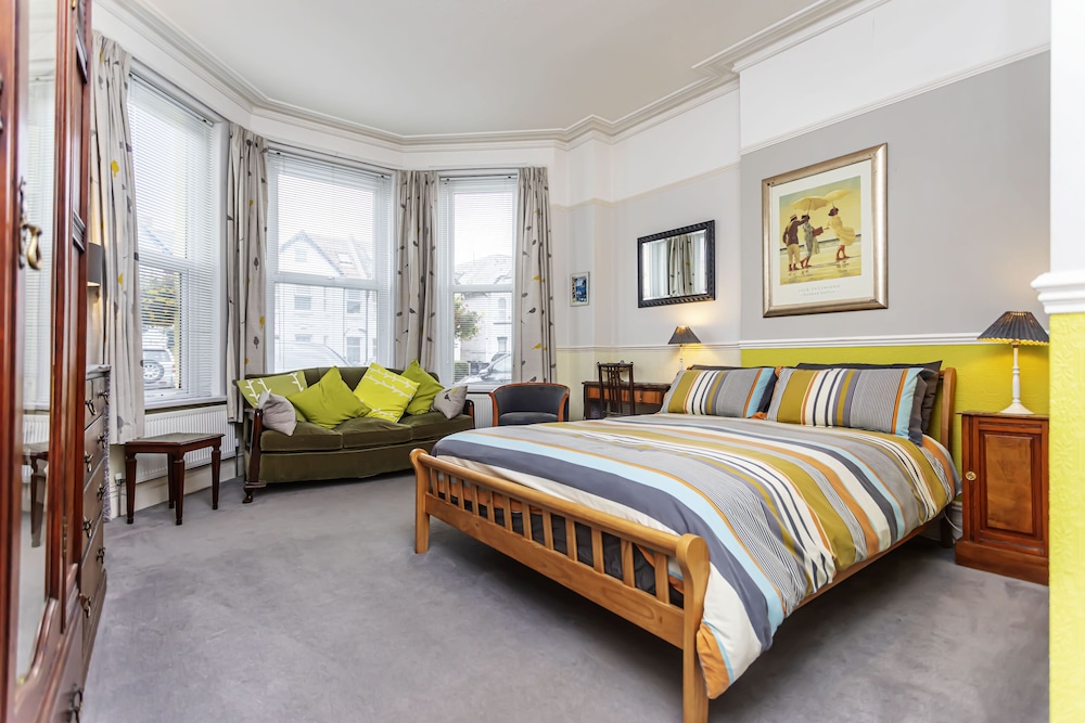 The Ravensbourne Hotel 21/51