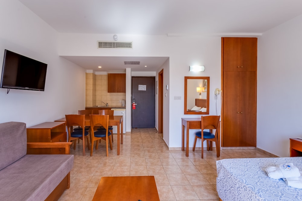 Tetyk Hotel Apts 26/44