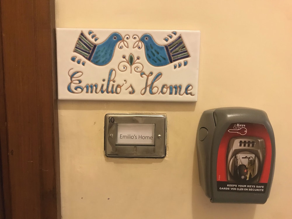 Room-emilio Home Triple Room in our Cozy 25/35