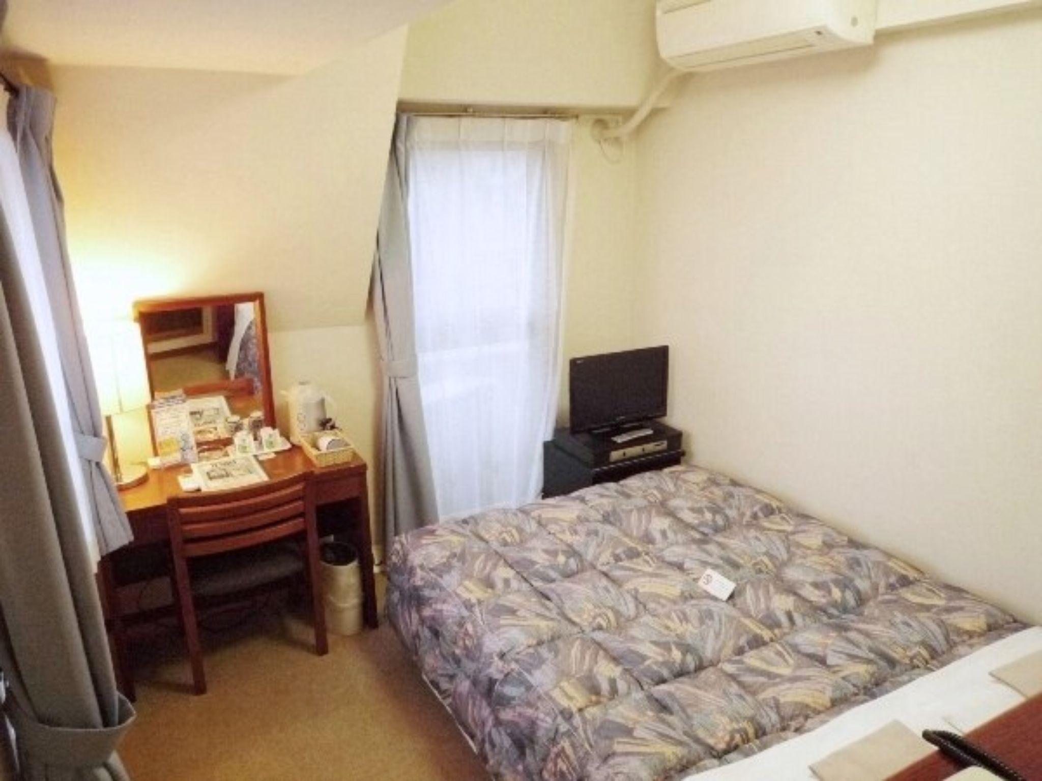 ROOM, DOUBLE BED, SMOKING