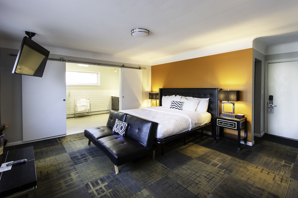 HOTEL ROYAL OAK 8/44