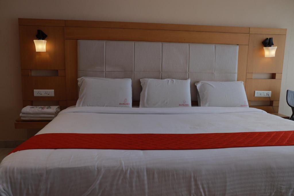Hotel Maadhini 9/35