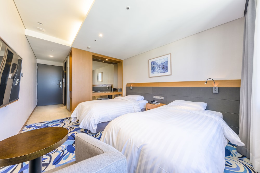 Shin Shin Hotel Jeju Airport (ex Hotel Kenny Story Premium Jeju Yeondong) 36/61