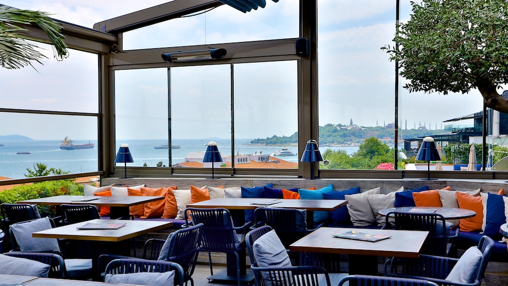 Zimmer Bosphorus Hotel 51/57