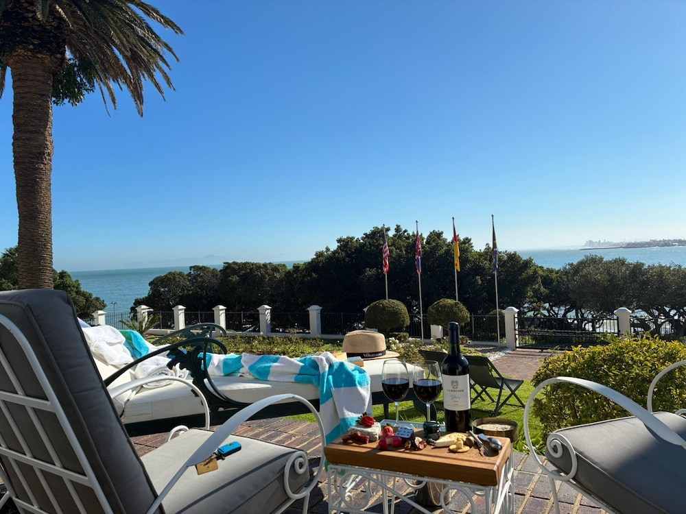 Manor On The Bay 40/50