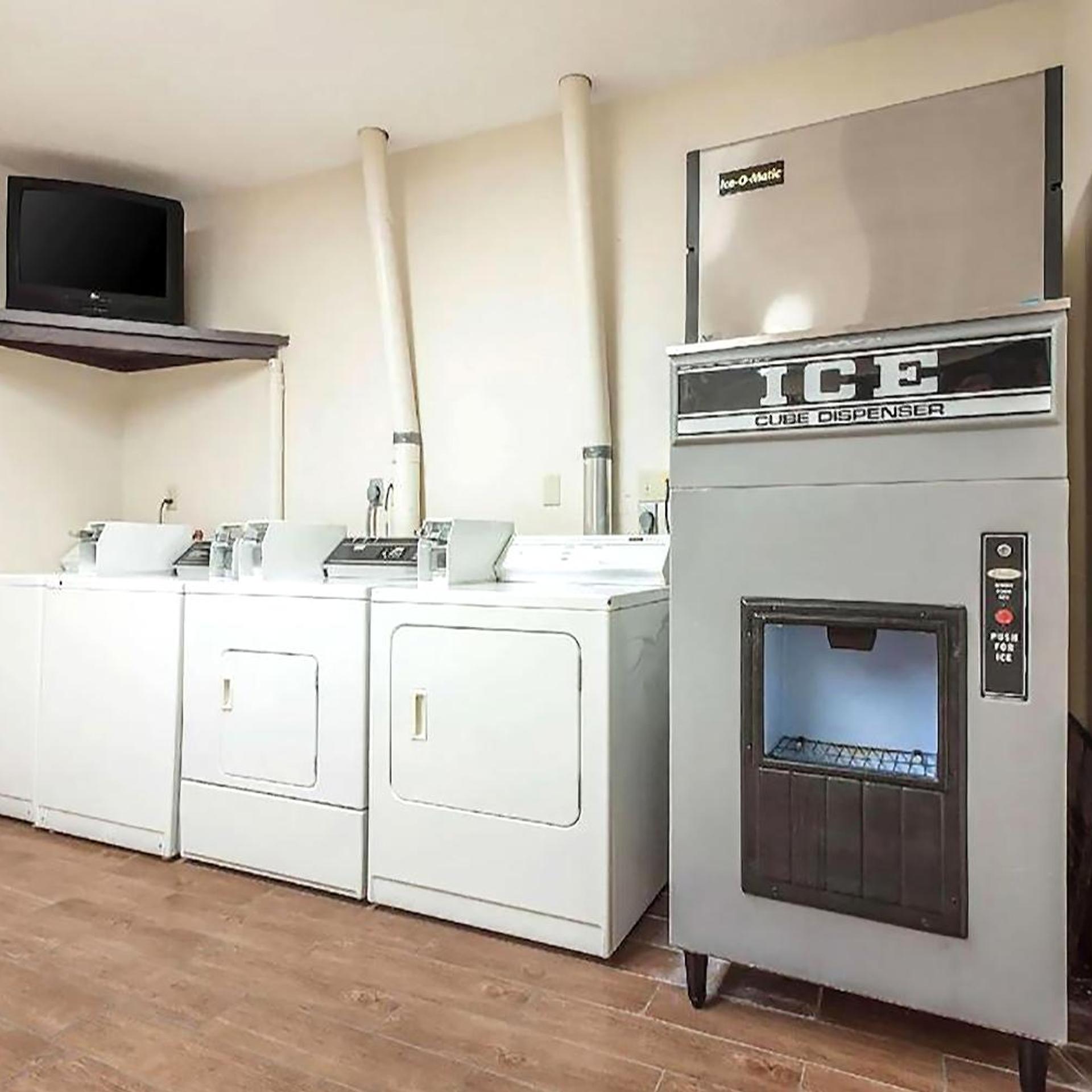 Coratel Inn Suites McCook 22/25
