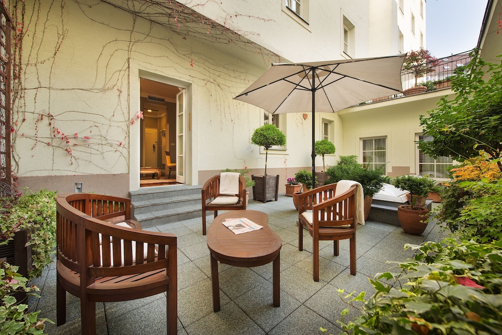 Marrol S Hotel 31/46