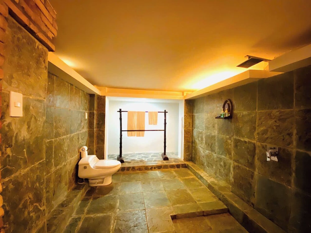 Poshanu Resort 34/72